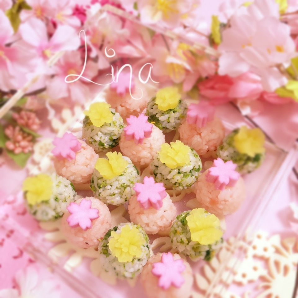 ♡100均グッズで作る♪満開の一口手毬おにぎり♡桜&タンポポ